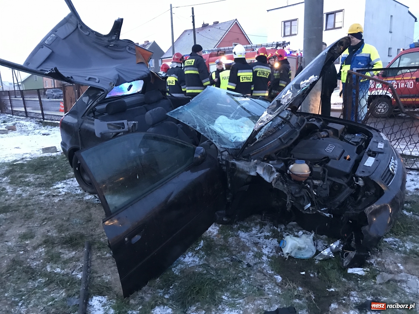 Zdjęcie w galerii na portalu naszraciborz.pl: DK 45 Racibórz-Opole. Pięć osób w szpitalu po wypadku na Hulczyńskiej  wiadomości z regionu