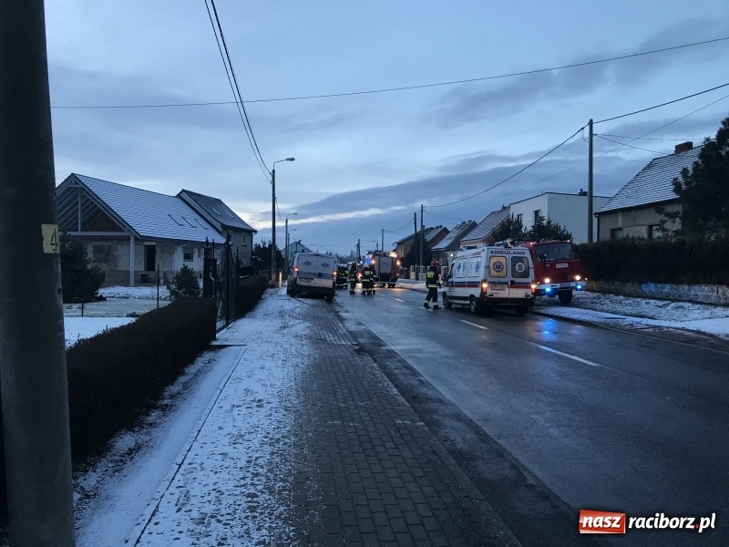 Zdjęcie w galerii na portalu naszraciborz.pl: DK 45 Racibórz-Opole. Pięć osób w szpitalu po wypadku na Hulczyńskiej  wiadomości z regionu