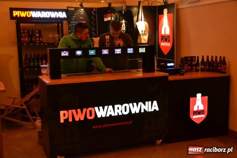 Zdjęcie w galerii na portalu naszraciborz.pl: Na zamku odbył się zlot browarów rzemieślniczych  wiadomości z regionu