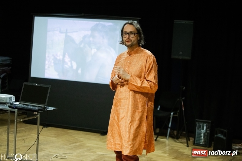 Zdjęcie w galerii na portalu naszraciborz.pl: Spotkanie i warsztaty z Joginem Śmiechu w RCK wiadomości z regionu