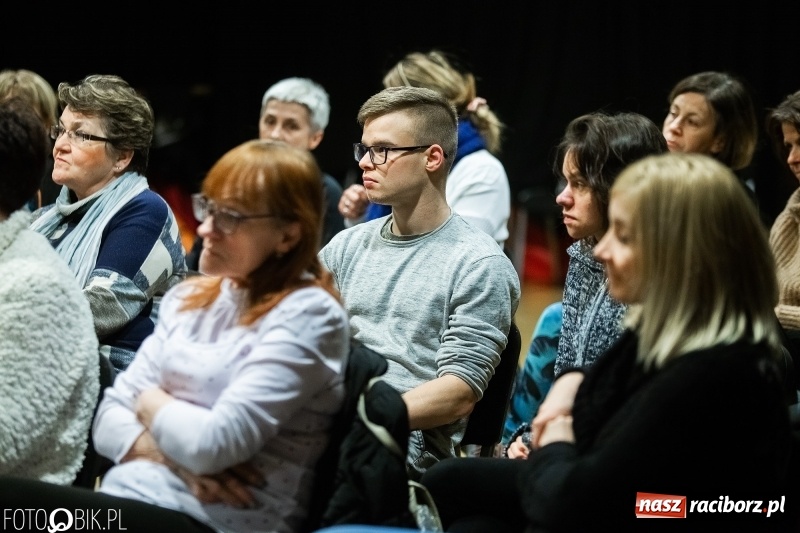 Zdjęcie w galerii na portalu naszraciborz.pl: Spotkanie i warsztaty z Joginem Śmiechu w RCK wiadomości z regionu