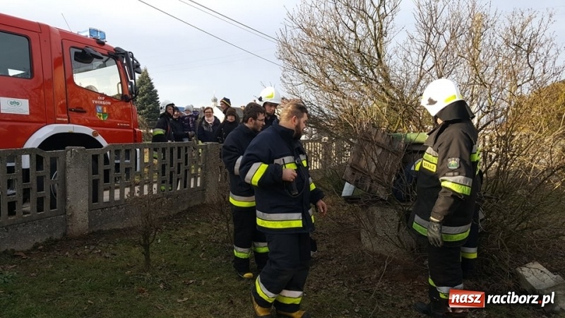 Zdjęcie w galerii na portalu naszraciborz.pl: Strażacy uratowali kota, który wpadł do studni. FOTO i WIDEO z akcji wiadomości z regionu