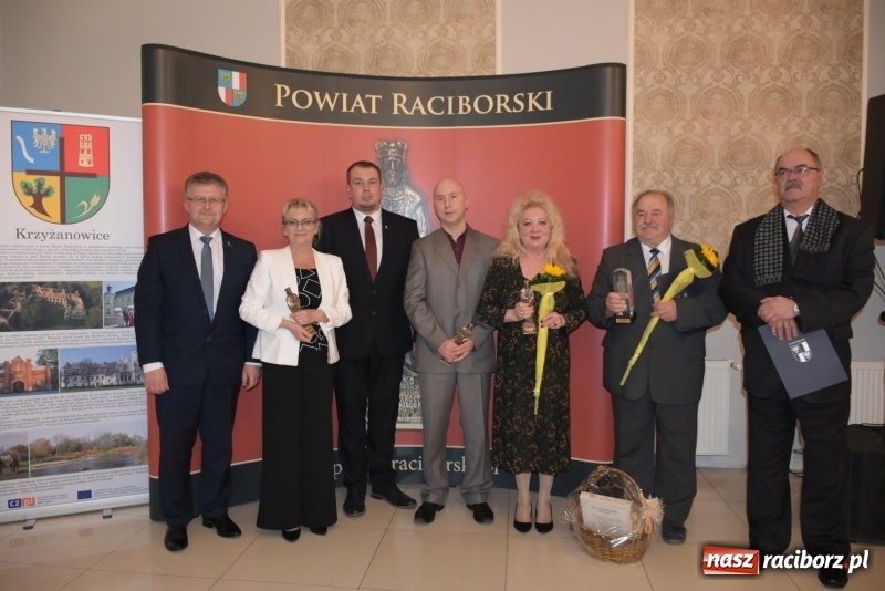 Zdjęcie w galerii na portalu naszraciborz.pl: Nagrody starosty Mieszko AD 2018 wręczone  wiadomości z regionu