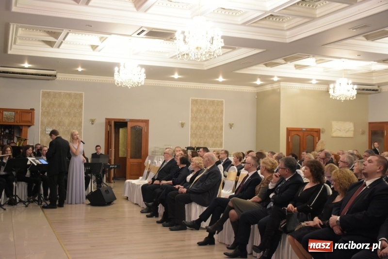 Zdjęcie w galerii na portalu naszraciborz.pl: Nagrody starosty Mieszko AD 2018 wręczone  wiadomości z regionu