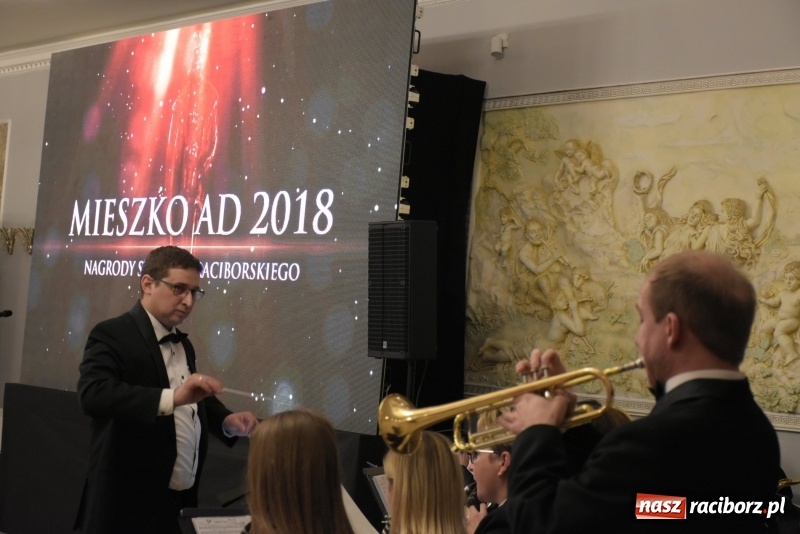 Zdjęcie w galerii na portalu naszraciborz.pl: Nagrody starosty Mieszko AD 2018 wręczone  wiadomości z regionu