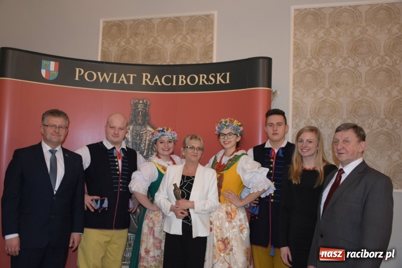 Zdjęcie w galerii na portalu naszraciborz.pl: Nagrody starosty Mieszko AD 2018 wręczone  wiadomości z regionu