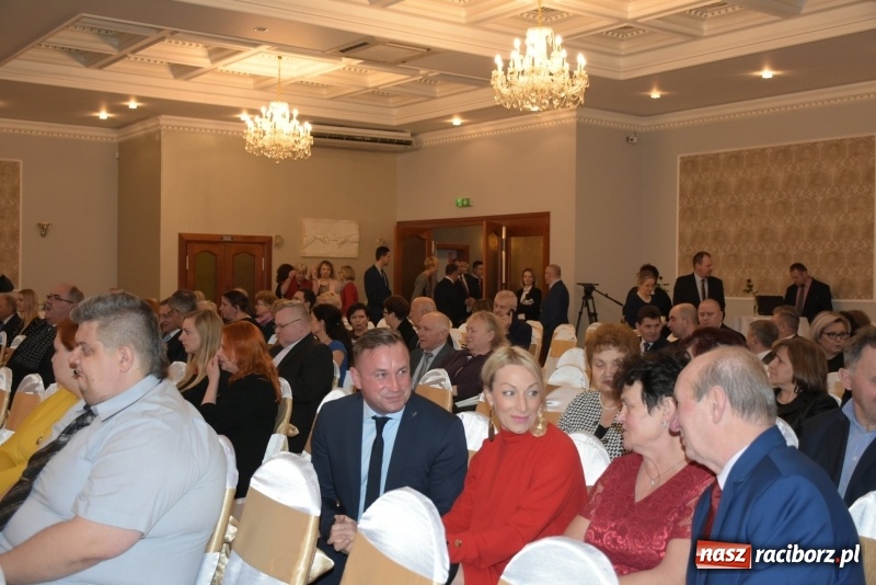 Zdjęcie w galerii na portalu naszraciborz.pl: Nagrody starosty Mieszko AD 2018 wręczone  wiadomości z regionu