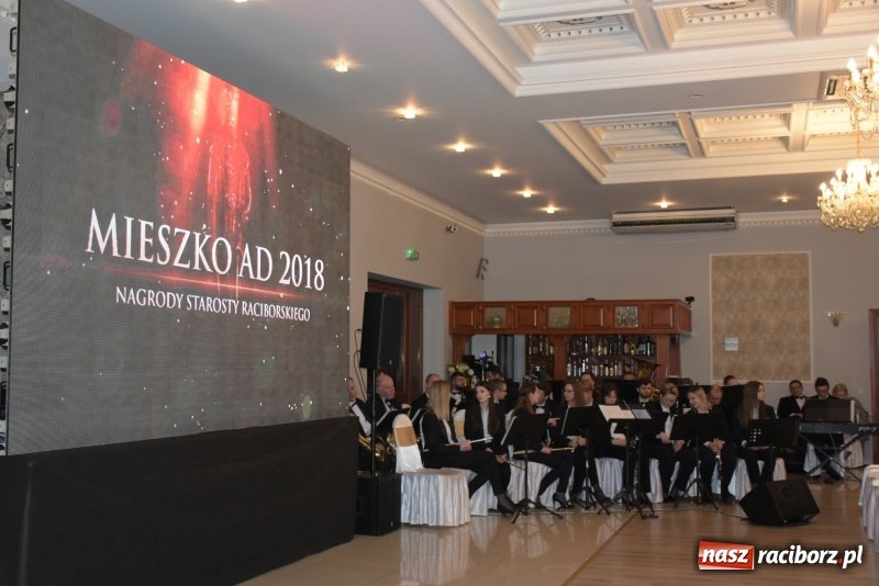 Zdjęcie w galerii na portalu naszraciborz.pl: Nagrody starosty Mieszko AD 2018 wręczone  wiadomości z regionu