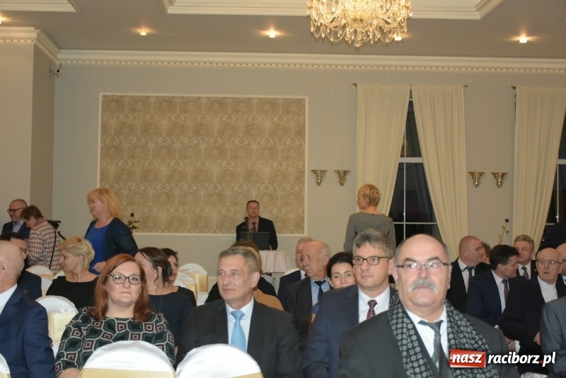Zdjęcie w galerii na portalu naszraciborz.pl: Nagrody starosty Mieszko AD 2018 wręczone  wiadomości z regionu