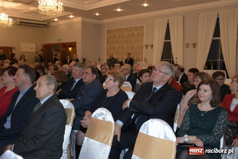 Zdjęcie w galerii na portalu naszraciborz.pl: Nagrody starosty Mieszko AD 2018 wręczone  wiadomości z regionu