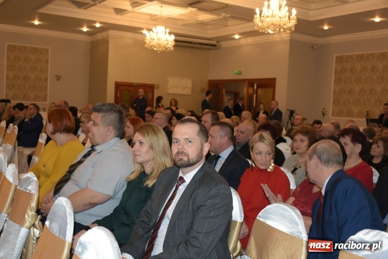 Zdjęcie w galerii na portalu naszraciborz.pl: Nagrody starosty Mieszko AD 2018 wręczone  wiadomości z regionu