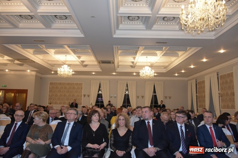 Zdjęcie w galerii na portalu naszraciborz.pl: Nagrody starosty Mieszko AD 2018 wręczone  wiadomości z regionu