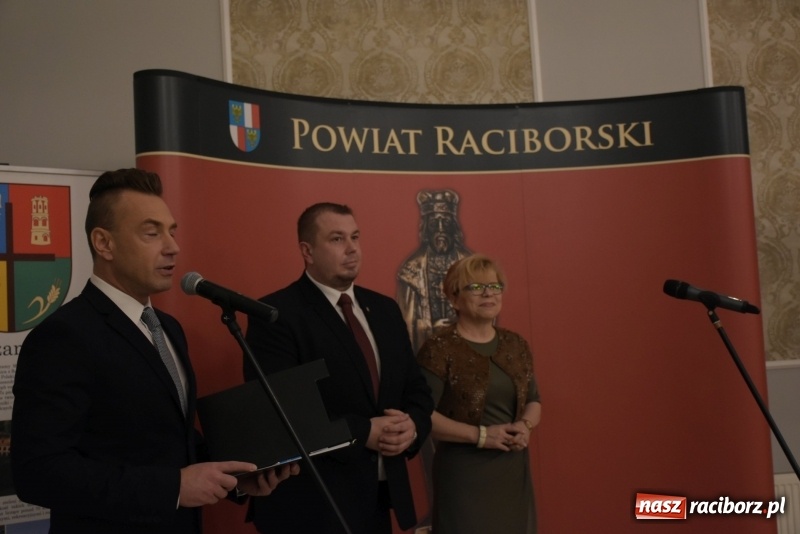 Zdjęcie w galerii na portalu naszraciborz.pl: Nagrody starosty Mieszko AD 2018 wręczone  wiadomości z regionu