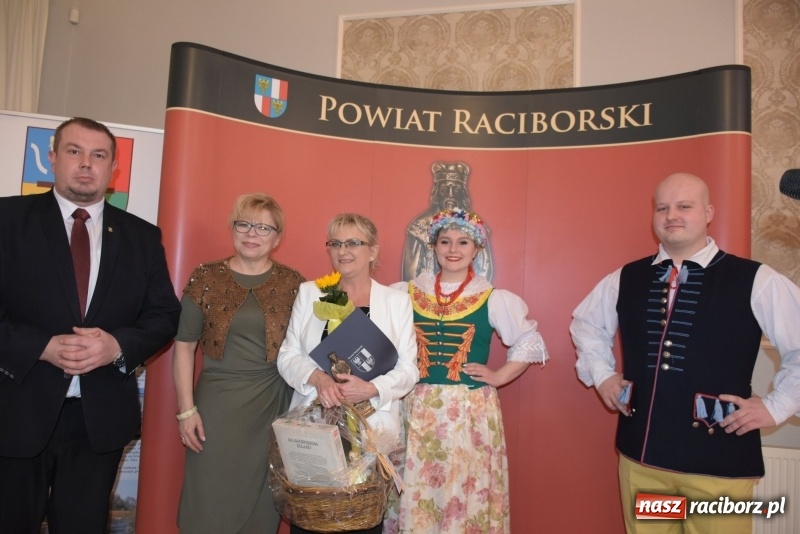 Zdjęcie w galerii na portalu naszraciborz.pl: Nagrody starosty Mieszko AD 2018 wręczone  wiadomości z regionu