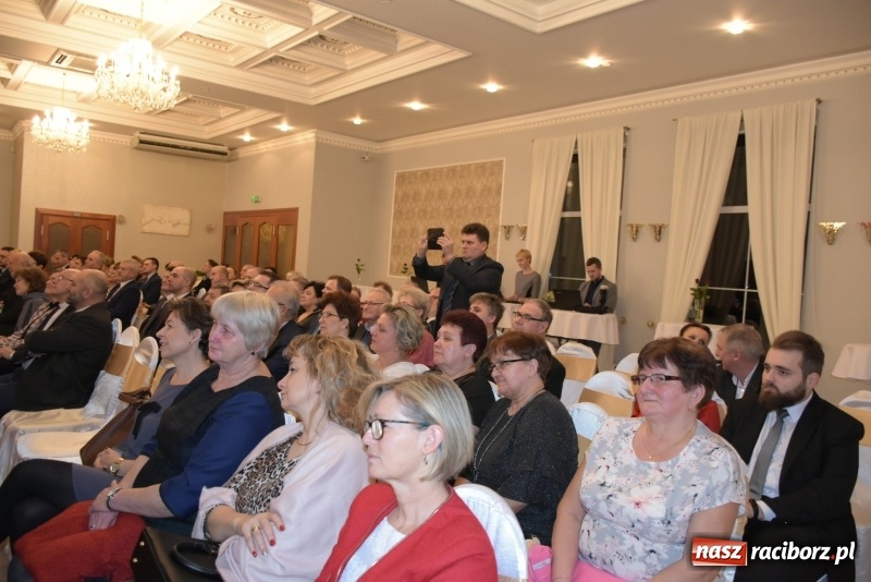 Zdjęcie w galerii na portalu naszraciborz.pl: Nagrody starosty Mieszko AD 2018 wręczone  wiadomości z regionu