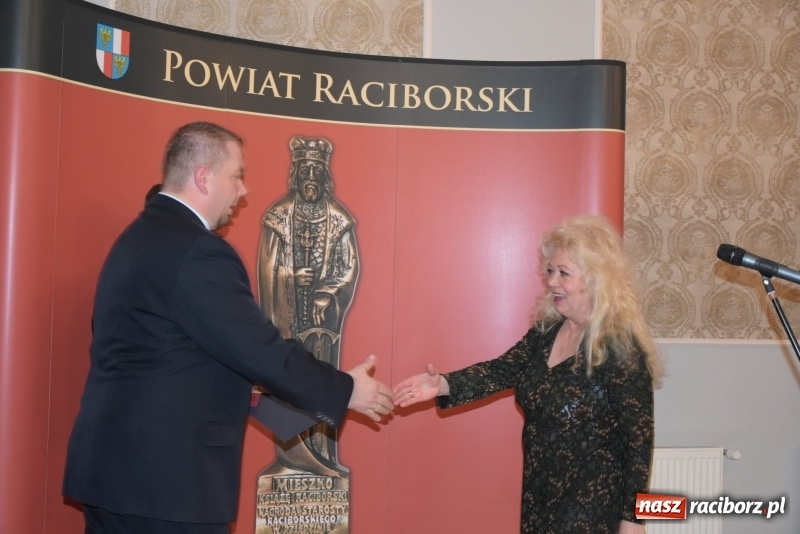 Zdjęcie w galerii na portalu naszraciborz.pl: Nagrody starosty Mieszko AD 2018 wręczone  wiadomości z regionu