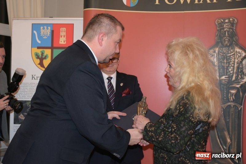 Zdjęcie w galerii na portalu naszraciborz.pl: Nagrody starosty Mieszko AD 2018 wręczone  wiadomości z regionu