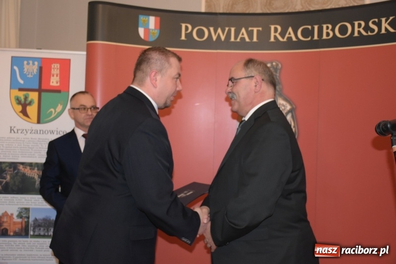 Zdjęcie w galerii na portalu naszraciborz.pl: Nagrody starosty Mieszko AD 2018 wręczone  wiadomości z regionu