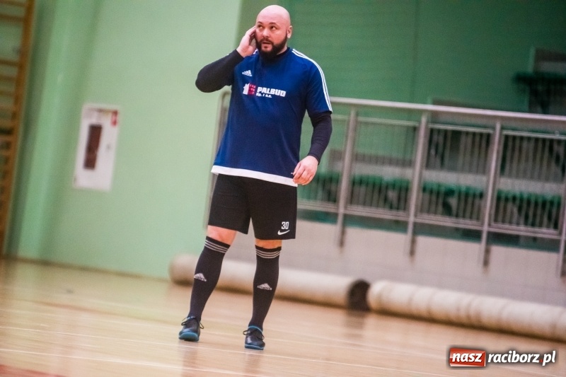 Zdjęcie w galerii na portalu naszraciborz.pl: HLPN: Geo-Punkt skosił Piękny Trawnik. Hitowy pojedynek dla Salonu Fryzjerskiego wiadomości z regionu