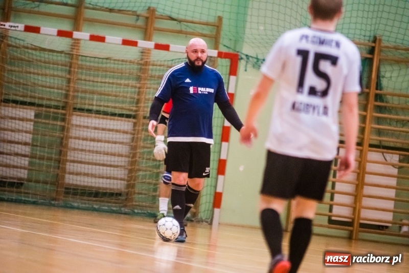 Zdjęcie w galerii na portalu naszraciborz.pl: HLPN: Geo-Punkt skosił Piękny Trawnik. Hitowy pojedynek dla Salonu Fryzjerskiego wiadomości z regionu