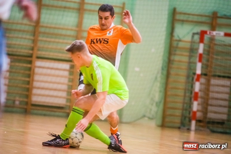 Zdjęcie w galerii na portalu naszraciborz.pl: HLPN: Geo-Punkt skosił Piękny Trawnik. Hitowy pojedynek dla Salonu Fryzjerskiego wiadomości z regionu