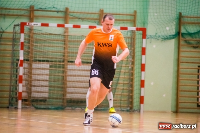 Zdjęcie w galerii na portalu naszraciborz.pl: HLPN: Geo-Punkt skosił Piękny Trawnik. Hitowy pojedynek dla Salonu Fryzjerskiego wiadomości z regionu