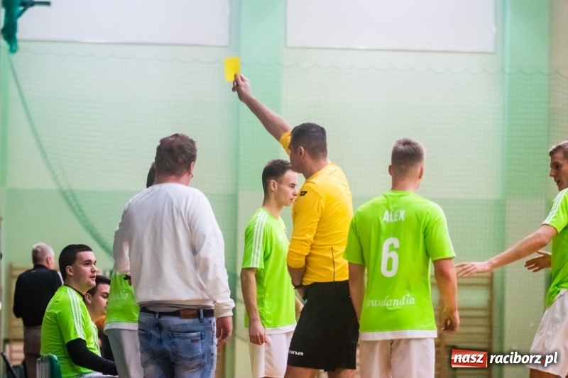 Zdjęcie w galerii na portalu naszraciborz.pl: HLPN: Geo-Punkt skosił Piękny Trawnik. Hitowy pojedynek dla Salonu Fryzjerskiego wiadomości z regionu