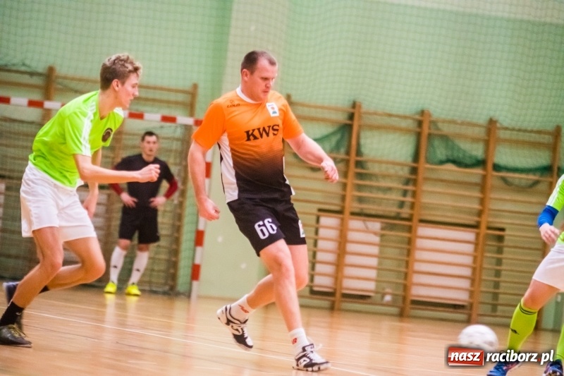 Zdjęcie w galerii na portalu naszraciborz.pl: HLPN: Geo-Punkt skosił Piękny Trawnik. Hitowy pojedynek dla Salonu Fryzjerskiego wiadomości z regionu