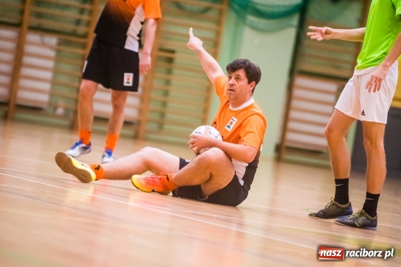 Zdjęcie w galerii na portalu naszraciborz.pl: HLPN: Geo-Punkt skosił Piękny Trawnik. Hitowy pojedynek dla Salonu Fryzjerskiego wiadomości z regionu