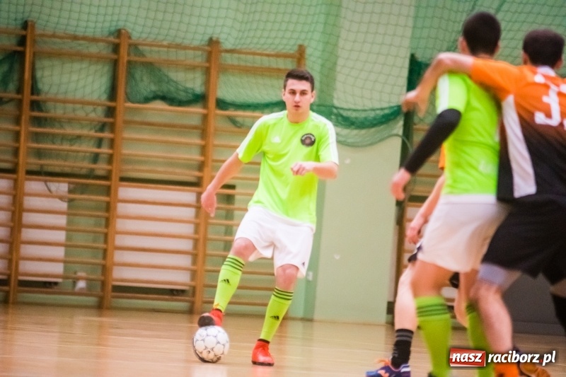 Zdjęcie w galerii na portalu naszraciborz.pl: HLPN: Geo-Punkt skosił Piękny Trawnik. Hitowy pojedynek dla Salonu Fryzjerskiego wiadomości z regionu