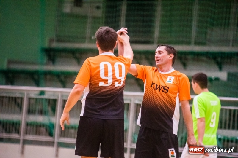 Zdjęcie w galerii na portalu naszraciborz.pl: HLPN: Geo-Punkt skosił Piękny Trawnik. Hitowy pojedynek dla Salonu Fryzjerskiego wiadomości z regionu