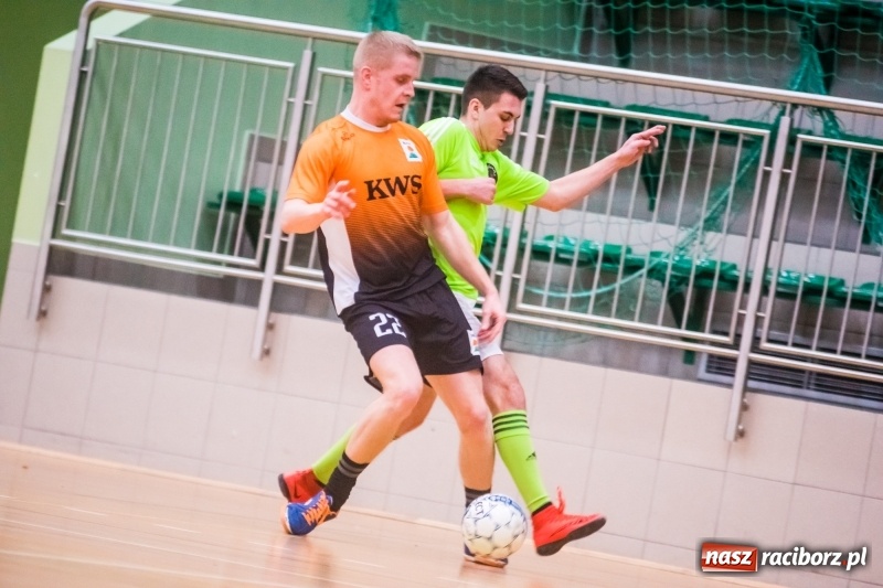 Zdjęcie w galerii na portalu naszraciborz.pl: HLPN: Geo-Punkt skosił Piękny Trawnik. Hitowy pojedynek dla Salonu Fryzjerskiego wiadomości z regionu