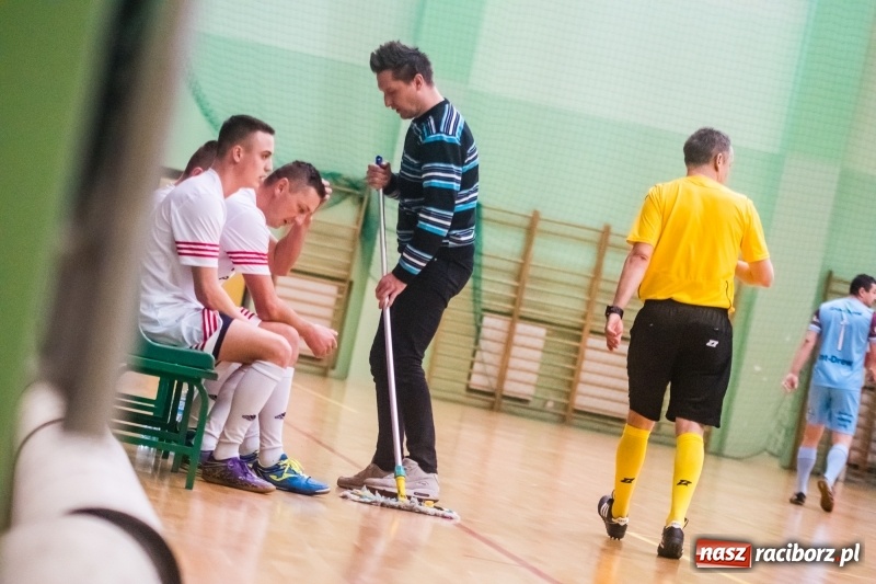 Zdjęcie w galerii na portalu naszraciborz.pl: HLPN: Geo-Punkt skosił Piękny Trawnik. Hitowy pojedynek dla Salonu Fryzjerskiego wiadomości z regionu