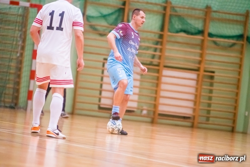 Zdjęcie w galerii na portalu naszraciborz.pl: HLPN: Geo-Punkt skosił Piękny Trawnik. Hitowy pojedynek dla Salonu Fryzjerskiego wiadomości z regionu