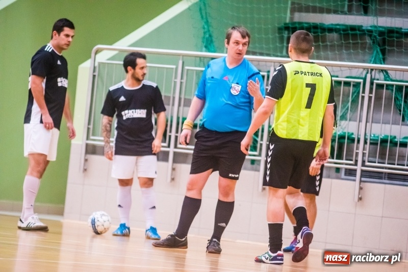 Zdjęcie w galerii na portalu naszraciborz.pl: HLPN: Geo-Punkt skosił Piękny Trawnik. Hitowy pojedynek dla Salonu Fryzjerskiego wiadomości z regionu