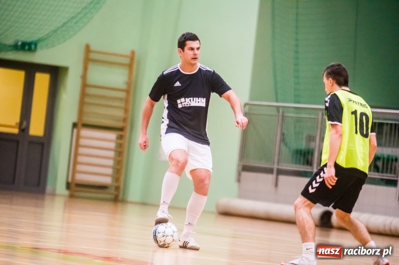 Zdjęcie w galerii na portalu naszraciborz.pl: HLPN: Geo-Punkt skosił Piękny Trawnik. Hitowy pojedynek dla Salonu Fryzjerskiego wiadomości z regionu