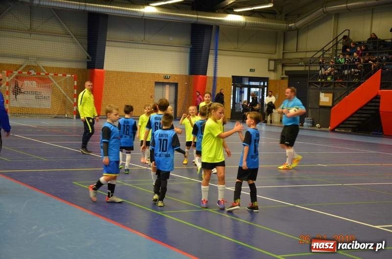 Zdjęcie w galerii na portalu naszraciborz.pl: Piłkarze z rocznika 2010 rywalizowali w Bohuminie wiadomości z regionu