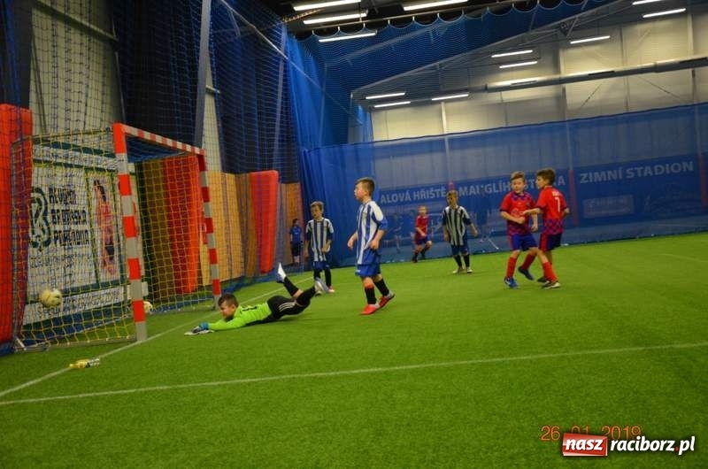 Zdjęcie w galerii na portalu naszraciborz.pl: Piłkarze z rocznika 2010 rywalizowali w Bohuminie wiadomości z regionu