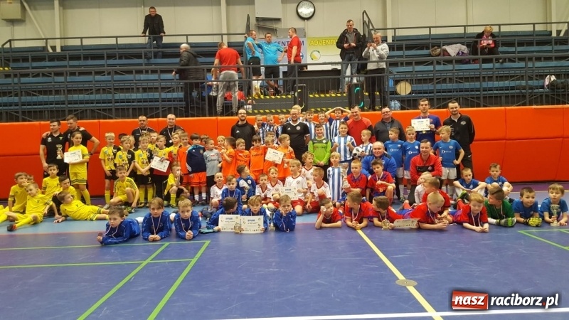 Zdjęcie w galerii na portalu naszraciborz.pl: Piłkarze z rocznika 2010 rywalizowali w Bohuminie wiadomości z regionu