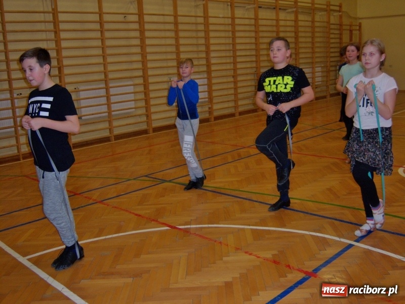 Zdjęcie w galerii na portalu naszraciborz.pl: Warsztaty tańca towarzyskiego dla dzieci w ramach XIII Karnawałowej Rewii Tańca wiadomości z regionu