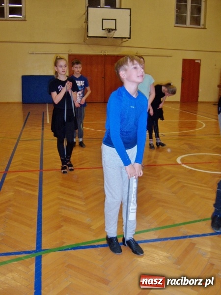 Zdjęcie w galerii na portalu naszraciborz.pl: Warsztaty tańca towarzyskiego dla dzieci w ramach XIII Karnawałowej Rewii Tańca wiadomości z regionu