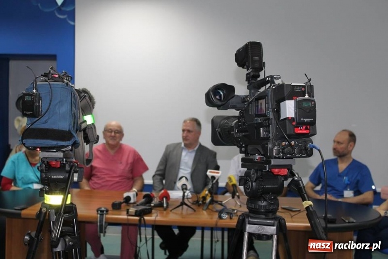 Zdjęcie w galerii na portalu naszraciborz.pl: Wzruszająca historia. Trzyletni Mikołaj, uratowany z płonącego auta, wrócił do domu wiadomości z regionu