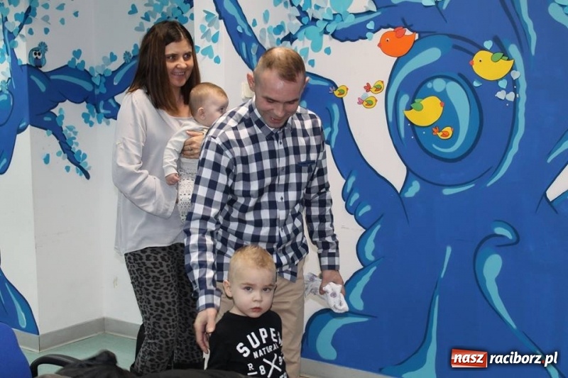 Zdjęcie w galerii na portalu naszraciborz.pl: Wzruszająca historia. Trzyletni Mikołaj, uratowany z płonącego auta, wrócił do domu wiadomości z regionu