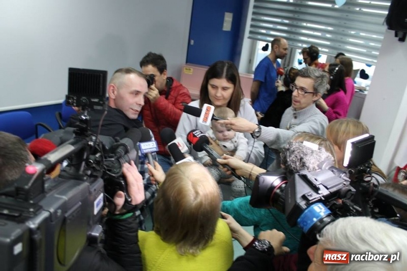 Zdjęcie w galerii na portalu naszraciborz.pl: Wzruszająca historia. Trzyletni Mikołaj, uratowany z płonącego auta, wrócił do domu wiadomości z regionu