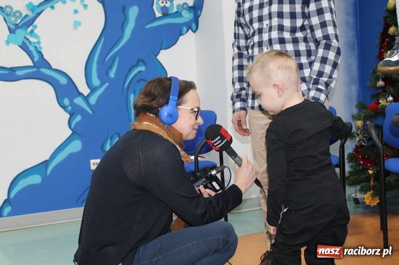 Zdjęcie w galerii na portalu naszraciborz.pl: Wzruszająca historia. Trzyletni Mikołaj, uratowany z płonącego auta, wrócił do domu wiadomości z regionu