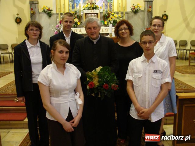 Zdjęcie w galerii na portalu naszraciborz.pl: Złoty jubileusz księdza Szywalskiego wiadomości z regionu