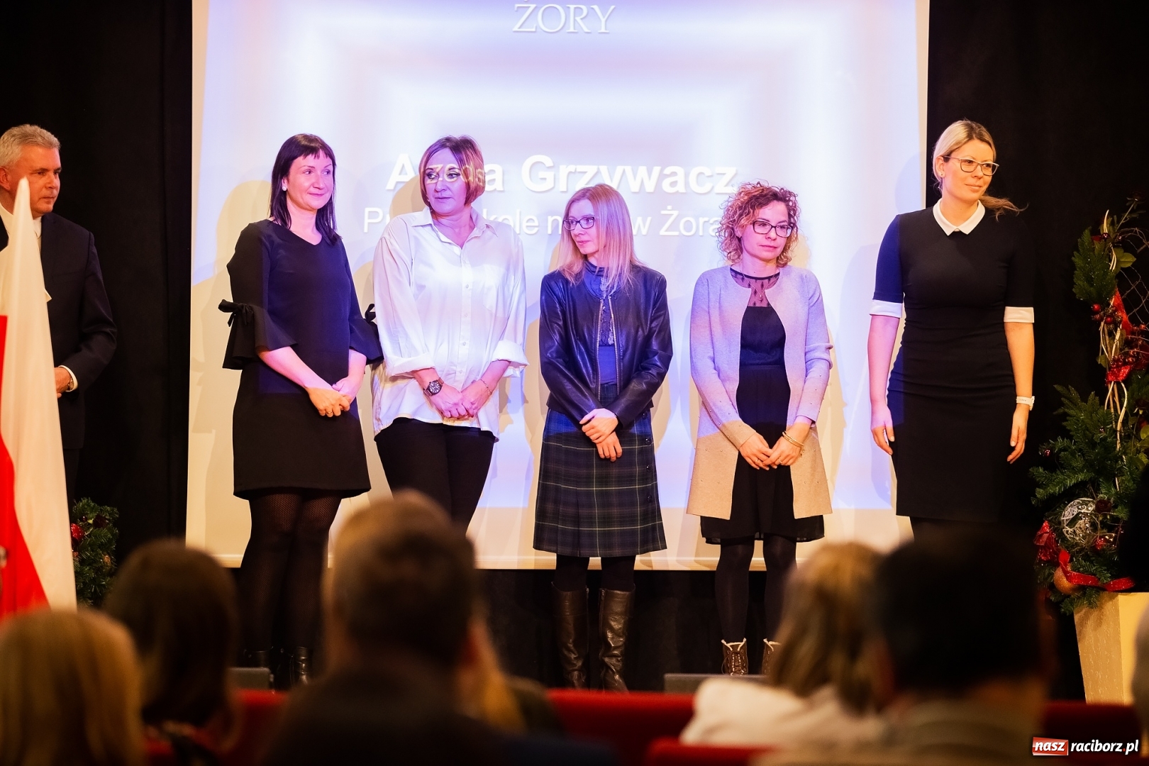 Zdjęcie w galerii na portalu naszraciborz.pl: Nauczyciele z regionu odebrali akty mianowania na nauczyciela dyplomowanego wiadomości z regionu