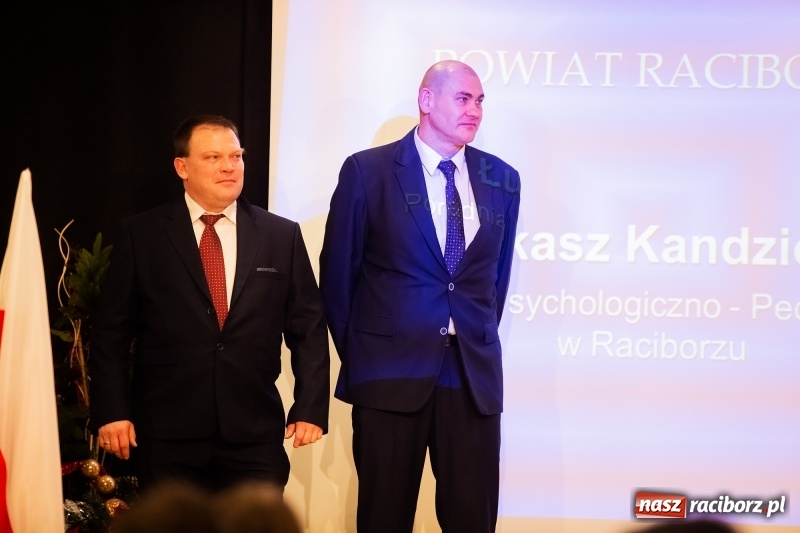 Zdjęcie w galerii na portalu naszraciborz.pl: Nauczyciele z regionu odebrali akty mianowania na nauczyciela dyplomowanego wiadomości z regionu