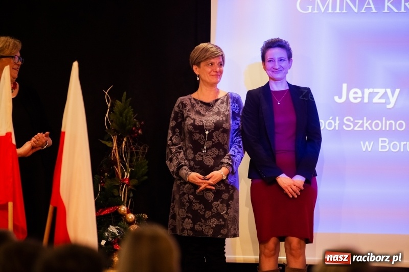 Zdjęcie w galerii na portalu naszraciborz.pl: Nauczyciele z regionu odebrali akty mianowania na nauczyciela dyplomowanego wiadomości z regionu