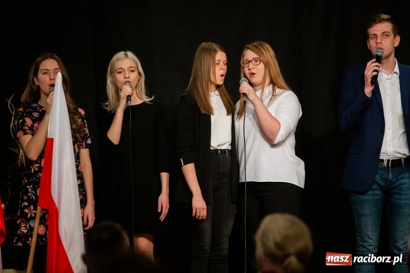 Zdjęcie w galerii na portalu naszraciborz.pl: Nauczyciele z regionu odebrali akty mianowania na nauczyciela dyplomowanego wiadomości z regionu